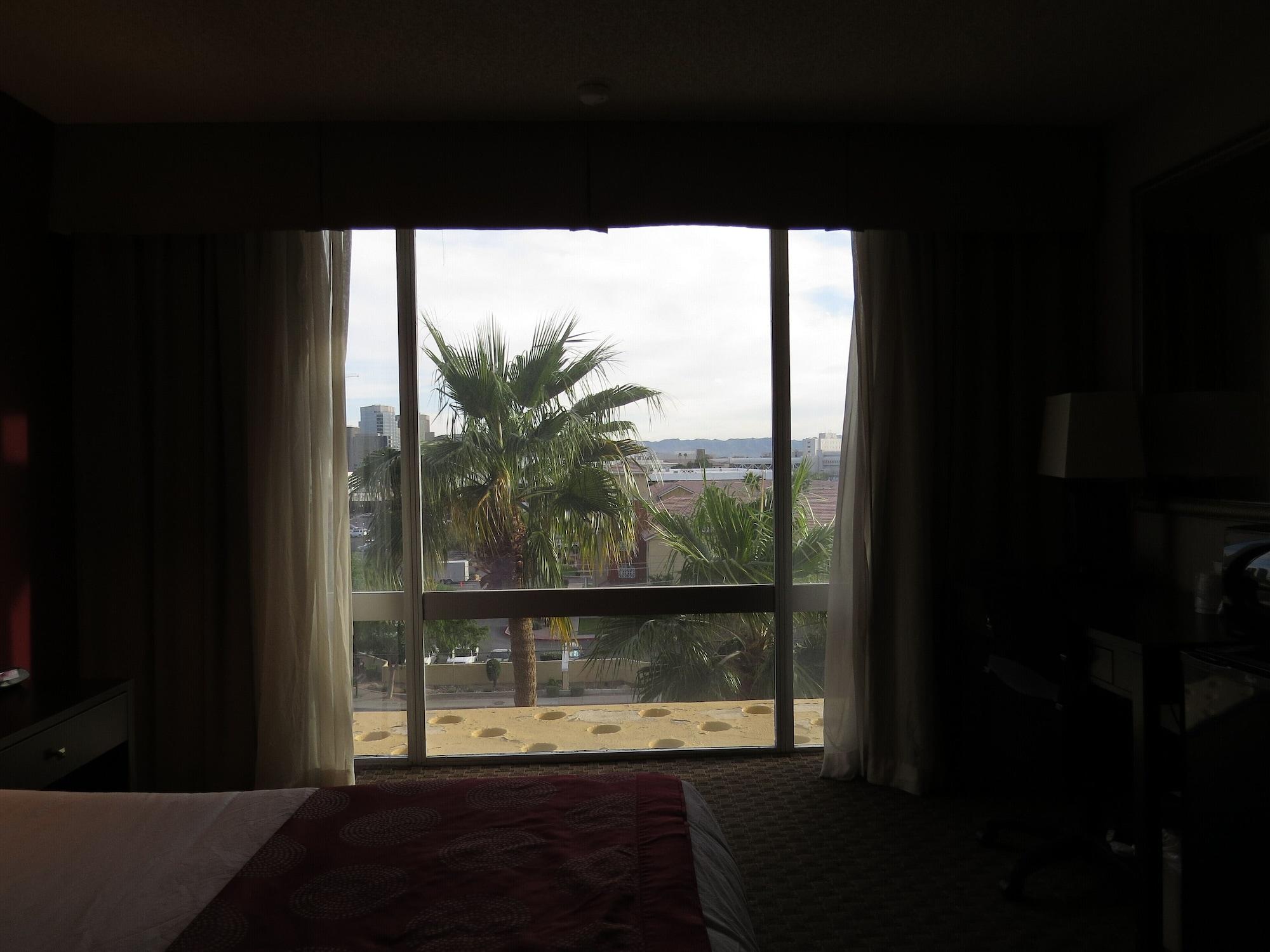 Holiday Inn Express & Suites Phoenix - Midtown, An Ihg Hotel Kültér fotó